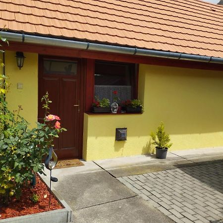 Kis Apartmanhaz Balatonfured Luaran gambar