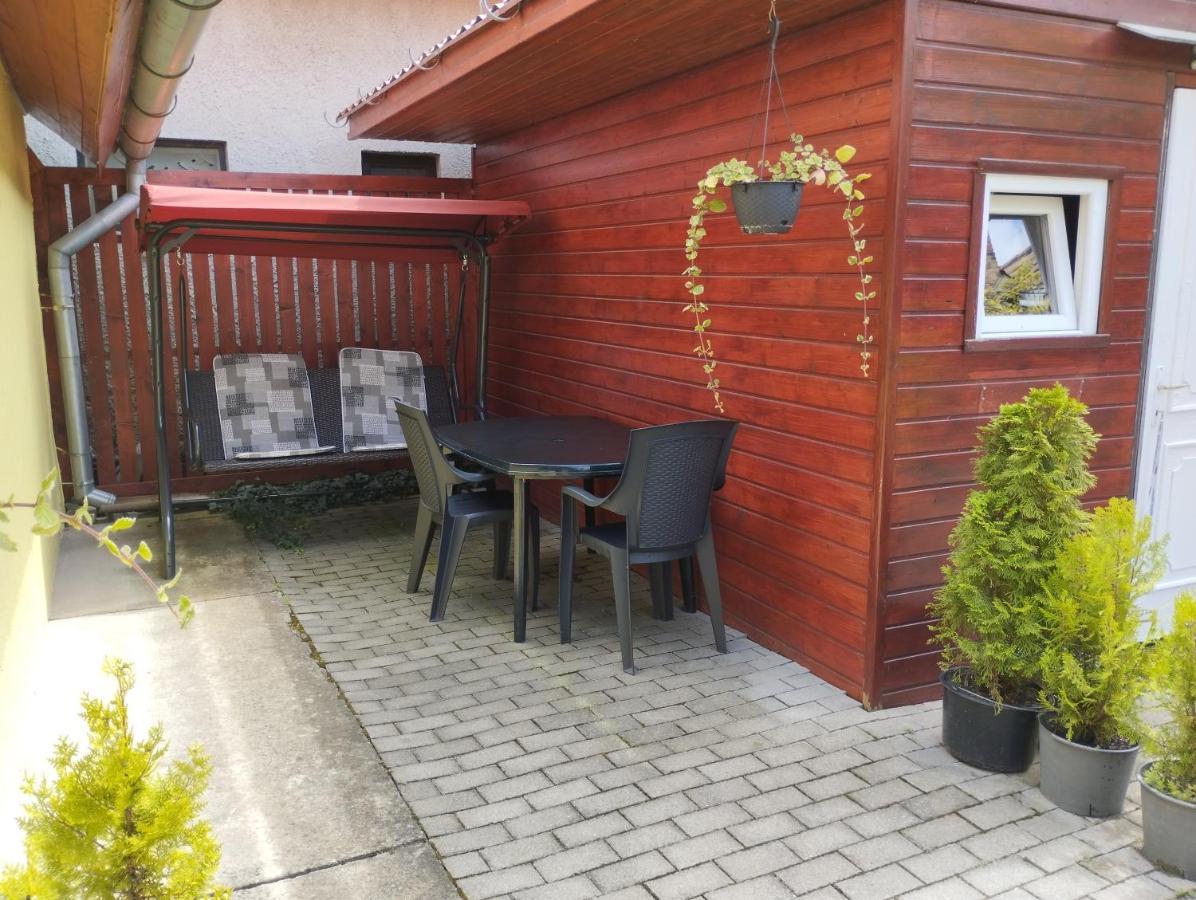 Kis Apartmanhaz Balatonfured Luaran gambar